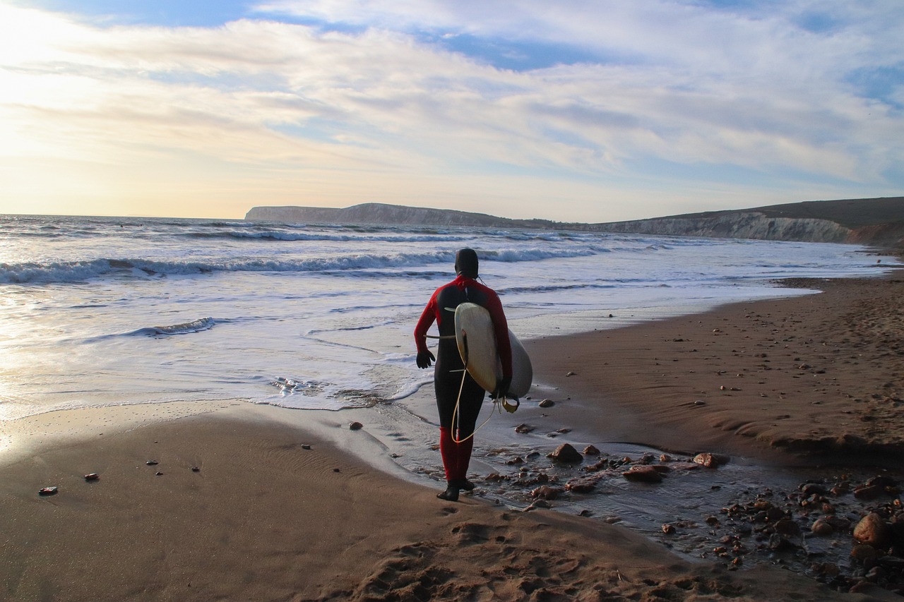 サーフィンは冬にも始められる？冬の練習で一気に初心者卒業 - ナミカツ